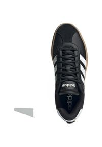 Adidas - Kapcie ADIDAS VL COURT BOLD Czarny. Kolor: czarny. Materiał: tkanina, skóra. Styl: sportowy