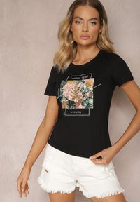 Renee - Czarny T-shirt z Bawełny Wykończony Nadrukiem Nellindrae. Okazja: na co dzień. Kolor: czarny. Materiał: bawełna. Wzór: nadruk. Styl: casual, elegancki #5