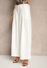 Renee - Białe Spodnie o Szerokim Kroju High Waist Ozdobione Paskiem Rasalle. Okazja: na co dzień. Stan: podwyższony. Kolor: biały. Wzór: aplikacja. Styl: casual, elegancki