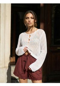 Sinsay - Bawełniane szorty high waist z haftem - żółty. Stan: podwyższony. Kolor: żółty. Materiał: bawełna. Wzór: haft