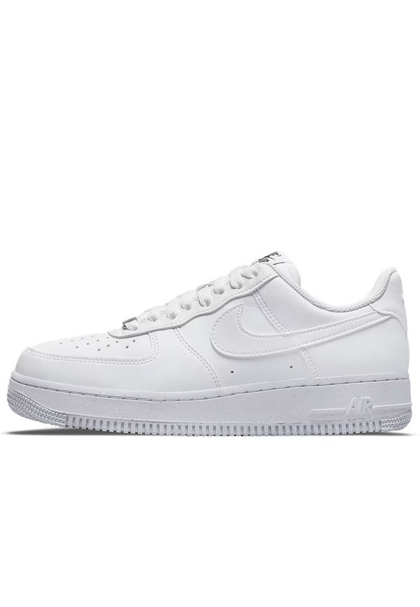 Buty damskie Nike Air Force 1 '07 Next Nature DC9486-101 - białe. Kolor: biały. Materiał: guma, skóra, syntetyk. Szerokość cholewki: normalna. Sezon: lato. Model: Nike Air Force. Sport: koszykówka