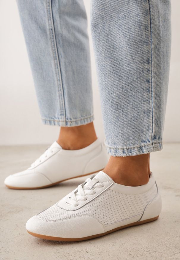Born2be - Białe Perforowane Sneakersy z Zamszu Naturalnego ze Skórzaną Wkładką Mezlea. Okazja: na co dzień, do pracy. Kolor: biały. Materiał: skóra, zamsz