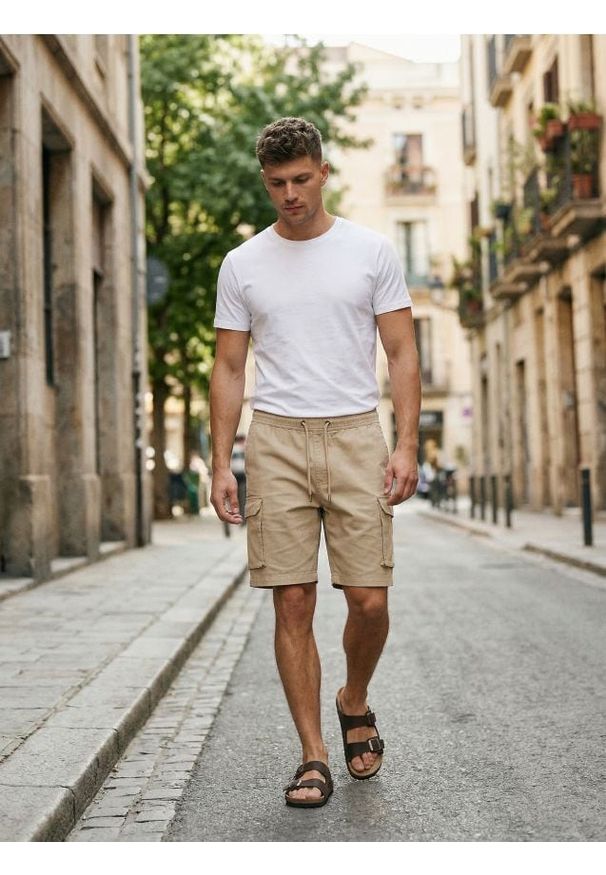 Sinsay - Szorty cargo - beżowy. Kolor: beżowy