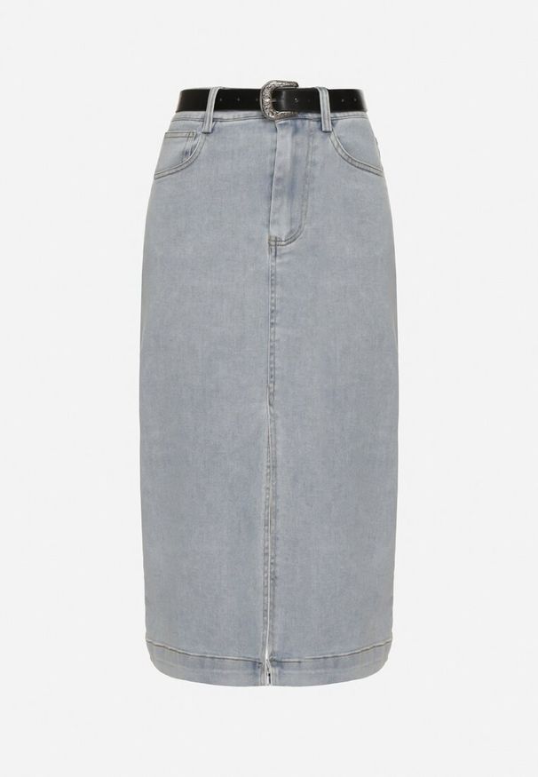 Born2be - Jasnoniebieska Bawełniana Spódnica Jeansowa o Ołówkowym Fasonie z Rozcięciem i Paskiem Ilovina. Okazja: na co dzień. Kolor: niebieski. Materiał: bawełna, jeans. Styl: elegancki, casual