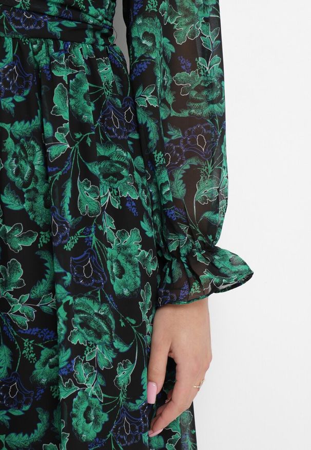 Born2be - Zielono-Czarna Maxi Sukienka z Kopertowym Dekoltem w Modny Print Ceconna. Kolor: zielony. Wzór: nadruk. Typ sukienki: kopertowe. Długość: maxi