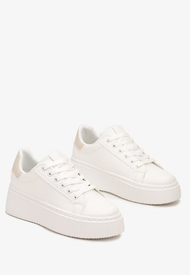 Born2be - Biało-Beżowe Casualowe Sneakersy na Grubej Podeszwie Tiadonia. Okazja: na co dzień. Kolor: biały. Materiał: jeans. Obcas: na platformie