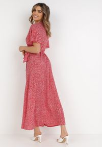 Born2be - Czerwona Sukienka Theminophe. Okazja: na co dzień. Kolor: czerwony. Materiał: wiskoza, tkanina, materiał. Wzór: kropki. Typ sukienki: proste, kopertowe, rozkloszowane. Styl: casual. Długość: maxi #2