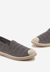 Born2be - Szare Espadryle z Ażurowej Siateczki Ozdobione Plecionką Lanivesa. Okazja: na spacer. Kolor: szary. Materiał: materiał. Wzór: ażurowy, aplikacja. Sezon: lato, wiosna #2