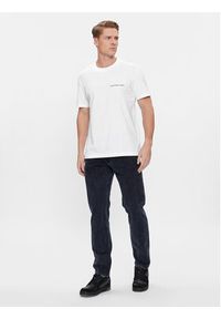 Calvin Klein Jeans T-Shirt Institutional J30J324671 Biały Regular Fit. Kolor: biały. Materiał: bawełna