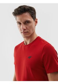 4f - 4F T-shirt regular gładki męski - czerwony XL. Okazja: na co dzień. Kolor: czerwony. Materiał: bawełna, jersey, dzianina. Długość rękawa: krótki rękaw. Długość: krótkie. Wzór: gładki. Styl: sportowy, casual