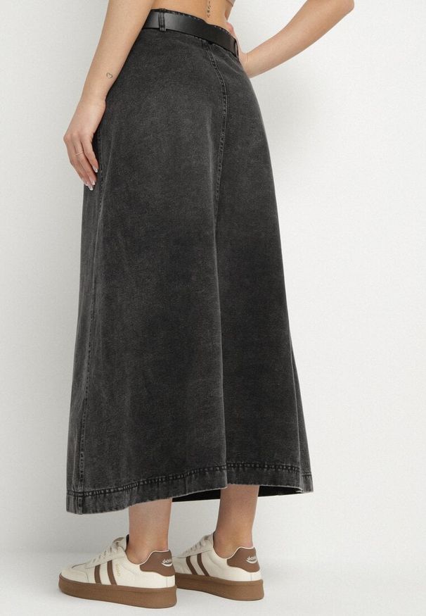 Born2be - Czarna Rozkloszowana Spódnica Jeansowa Maxi z Paskiem Triwisa. Kolor: czarny. Materiał: jeans. Długość: długie