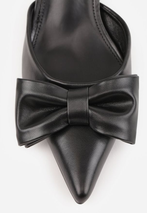 Born2be - Czarne Szpilki z Paskiem na Pięcie i Kokardą Adote. Zapięcie: pasek. Kolor: czarny. Materiał: satyna. Obcas: na szpilce. Styl: elegancki, klasyczny
