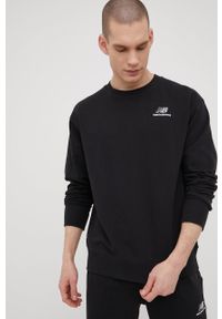 New Balance bluza UT21501BK męska kolor czarny z aplikacją. Kolor: czarny. Materiał: bawełna. Wzór: aplikacja