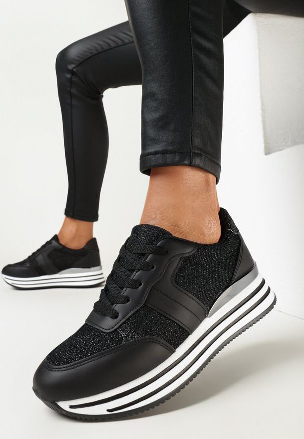 Born2be - Czarne Brokatowe Sneakersy na Piankowej Podeszwie Takamas. Nosek buta: okrągły. Zapięcie: sznurówki. Kolor: czarny. Materiał: materiał. Sezon: wiosna, lato, jesień. Obcas: na obcasie. Wysokość obcasa: niski