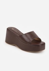 Renee - Brązowe Chunky Klapki na Koturnie i Platformie z Kwadratowym Noskiem Magass. Kolor: brązowy. Sezon: lato. Obcas: na koturnie. Styl: wakacyjny #5