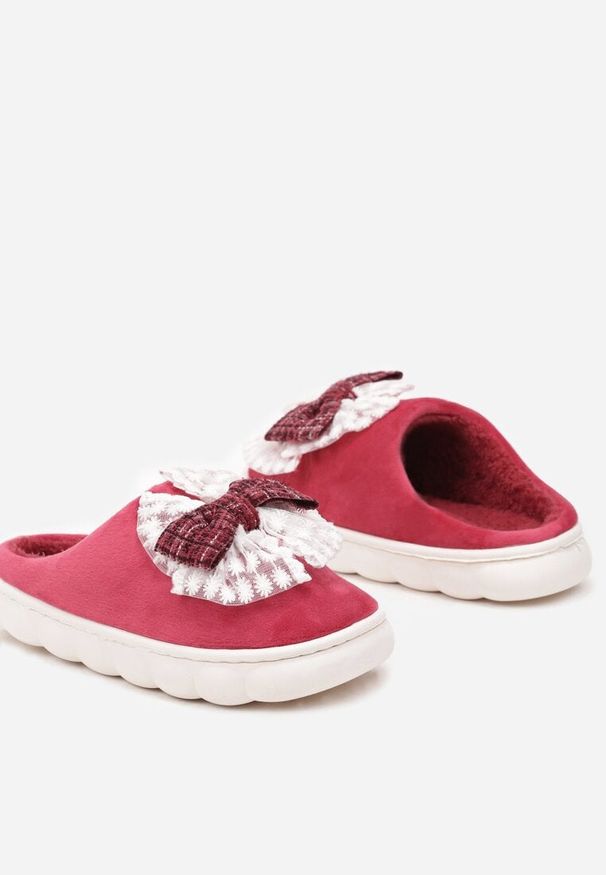 Renee - Bordowe Kapcie Vices na Grubej Podeszwie z Ozdobną Kokardą Tinnella. Okazja: do domu. Kolor: czerwony. Materiał: jeans
