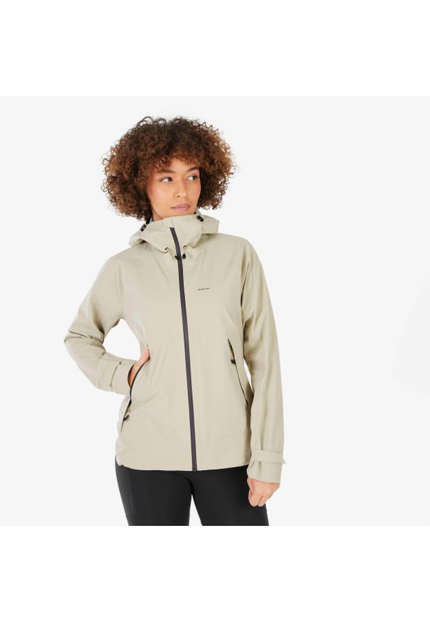 quechua - Kurtka turystyczna damska Quechua MH500 wodoodporna. Kolor: beżowy. Materiał: materiał. Sport: wspinaczka, turystyka piesza