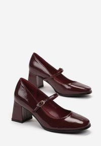 Renee - Bordowe Lakierowane Czółenka na Słupku ze Sprzączką Feworra. Okazja: na co dzień. Zapięcie: sprzączka. Kolor: czerwony. Materiał: lakier. Obcas: na słupku. Styl: casual, elegancki #5