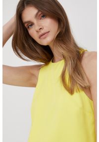 Calvin Klein bluzka kolor żółty. Okazja: na co dzień. Kolor: żółty. Materiał: tkanina, bawełna, włókno, lyocell. Styl: casual #3