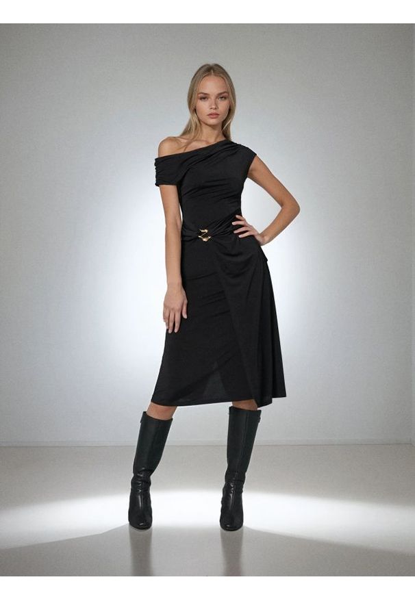 Sinsay - Elegancka sukienka midi - czarny. Kolor: czarny. Styl: elegancki
