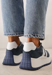 Born2be - Granatowe Skórzane Sneakersy na Grubej Podeszwie Cezelina. Okazja: na co dzień. Kolor: niebieski. Materiał: skóra #2