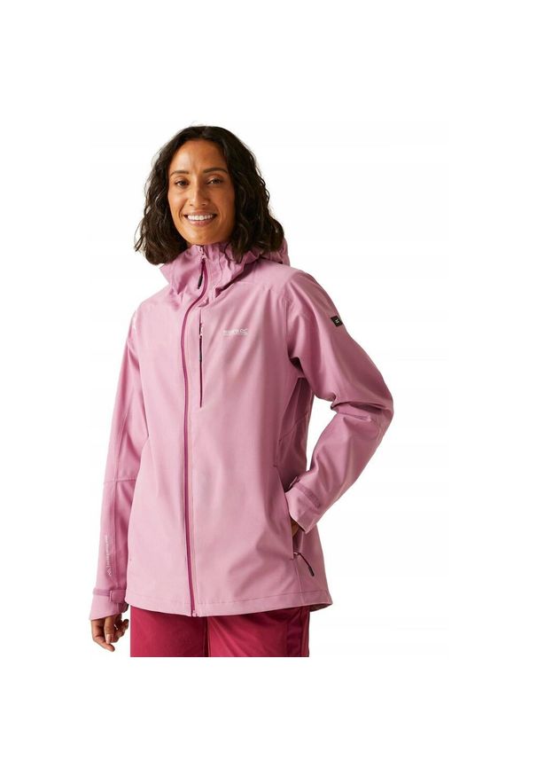 Kurtka przeciwdeszczowa dla kobiet Regatta BIRCHDALELL. Kolor: różowy. Materiał: tkanina, poliester. Sport: turystyka piesza