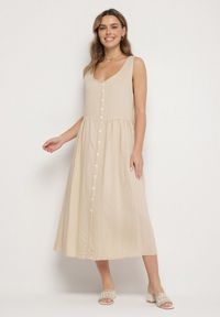 Born2be - Beżowa Wiskozowa Sukienka o Rozkloszowanym Kroju z Guzikami Natesana. Okazja: na co dzień, na spacer. Kolor: beżowy. Materiał: wiskoza. Typ sukienki: proste. Styl: casual #4