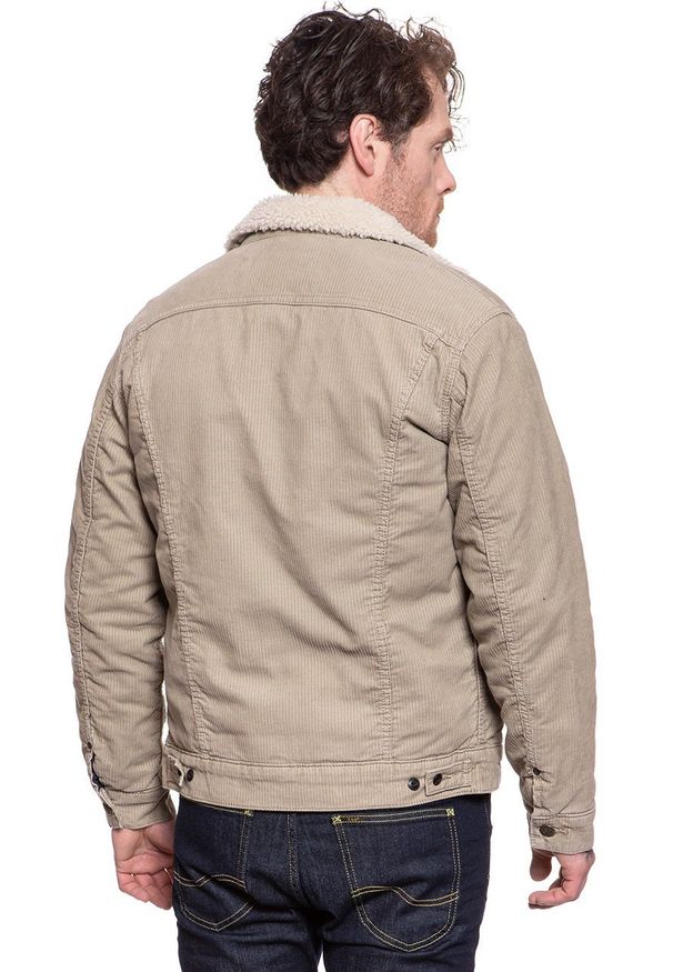 Lee - KURTKA ZIMOWA LEE SHERPA JACKET BEIGE L87AQM97 112122866. Materiał: materiał, bawełna, jeans, sztruks. Wzór: nadruk, jednolity, kolorowy. Sezon: zima. Styl: elegancki, sportowy, vintage, klasyczny
