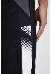 Adidas - adidas Spodnie GV5308 męskie kolor czarny z nadrukiem. Kolor: czarny. Materiał: tkanina, materiał. Wzór: nadruk #4