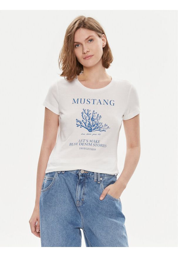 Mustang T-Shirt Alexia 1013789 Biały Slim Fit. Kolor: biały. Materiał: bawełna