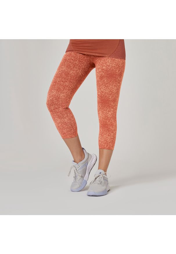 DOMYOS - Legginsy 7/8 fitness damskie Nyamba modelujące. Kolor: brązowy. Materiał: materiał, bawełna, poliamid, elastan. Sport: fitness