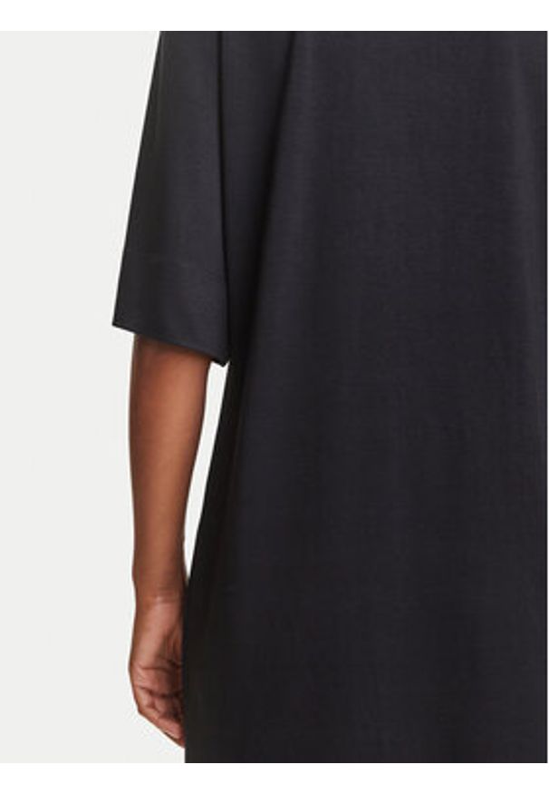 Emporio Armani Sukienka codzienna EW000618 AF12187 UC001 Czarny Loose Fit. Okazja: na co dzień. Kolor: czarny. Materiał: wiskoza. Typ sukienki: proste. Styl: casual