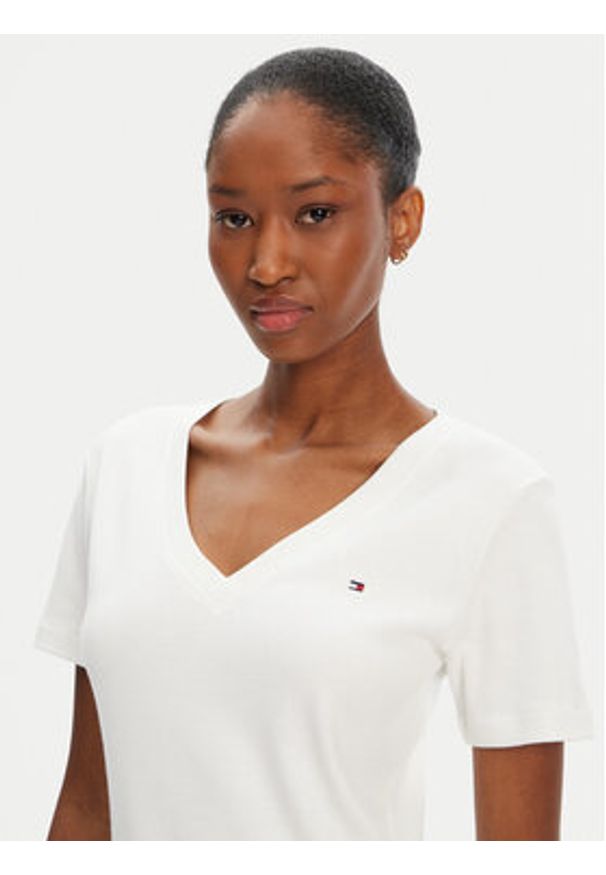 TOMMY HILFIGER - Tommy Hilfiger T-Shirt New Cody WW0WW40584 Écru Slim Fit. Materiał: bawełna