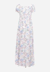 Born2be - Biało-Niebieska Rozkloszowana Sukienka w Kwiaty z Marszczonym Dekoltem Disteria. Okazja: na co dzień. Kolor: biały. Materiał: jeans. Wzór: kwiaty. Sezon: wiosna, lato. Styl: casual, vintage, elegancki #4