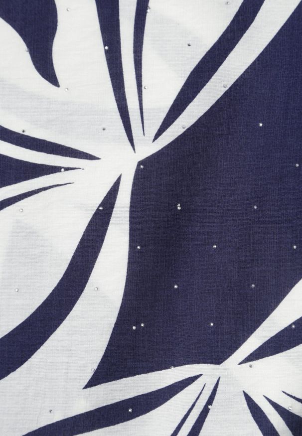 Born2be - Niebieska Wiskozowa Sukienka na Ramiączkach o Trapezowym Kroju Oversize Telia. Okazja: na co dzień. Kolor: niebieski. Materiał: wiskoza. Długość rękawa: na ramiączkach. Sezon: lato. Typ sukienki: trapezowe, oversize. Styl: casual