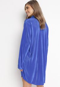 Born2be - Granatowa Plisowana Sukienka Mini o Koszulowym Kroju Unvelc. Kolor: niebieski. Materiał: tkanina. Typ sukienki: koszulowe. Długość: mini #4