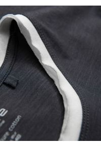 Ombre Clothing - Męski t-shirt z surowym wykończeniem – grafitowy V7 - Rozmiar: S. Okazja: na co dzień. Kolor: szary. Materiał: skóra, materiał, bawełna. Wzór: aplikacja. Styl: casual
