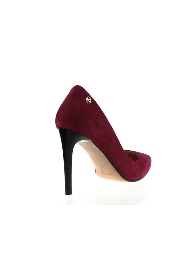 Inna - Szpilki skórzane zamszowe bordowe Victoria Gotti. Kolor: czerwony. Materiał: zamsz, skóra. Obcas: na szpilce. Styl: elegancki. Wysokość obcasa: średni