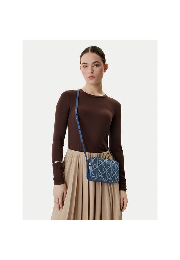 Torebka Calvin Klein. Kolor: niebieski