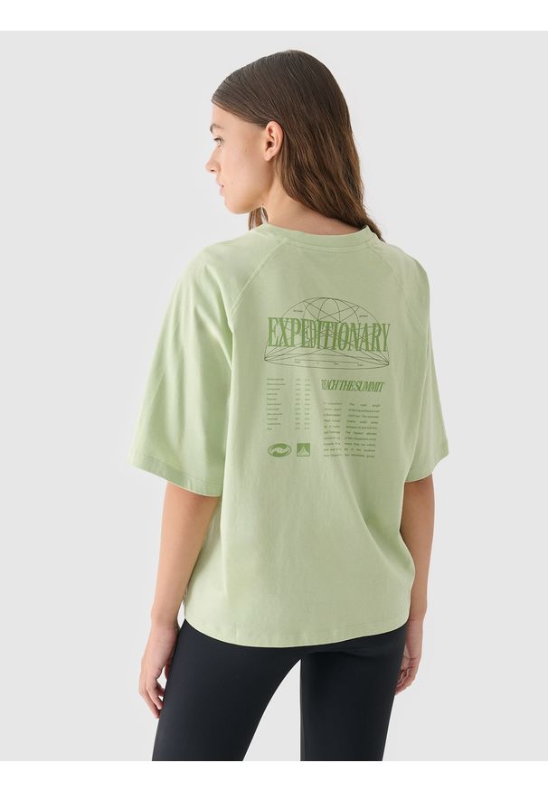 4f - 4F T-shirt oversize z nadrukiem damski - oliwkowy/khaki S. Okazja: na co dzień. Kolor: oliwkowy, wielokolorowy, brązowy. Materiał: bawełna, jersey, dzianina. Długość rękawa: krótki rękaw. Długość: krótkie. Wzór: nadruk. Styl: sportowy, klasyczny, casual