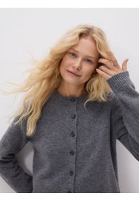 Reserved - Wełniany kardigan - szary. Kolor: szary. Materiał: wełna