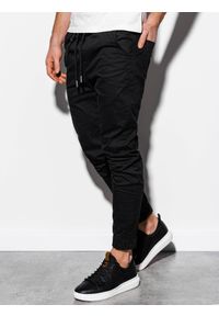 Ombre Clothing - Spodnie męskie joggery P908 - czarne - XXL. Okazja: na co dzień. Kolor: czarny. Materiał: bawełna, elastan. Wzór: aplikacja. Styl: casual, klasyczny #4