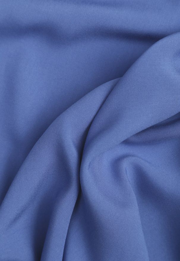 Born2be - Niebieski Bawełniany Top na Regulowanych Ramiączkach z Szerokim Dołem Quorea. Okazja: na co dzień. Typ kołnierza: dekolt w łódkę. Kolor: niebieski. Materiał: bawełna. Długość rękawa: na ramiączkach. Styl: boho, klasyczny, casual