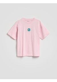 Reserved - Bawełniany t-shirt z aplikacją - pastelowy róż. Kolor: różowy. Materiał: bawełna. Wzór: aplikacja