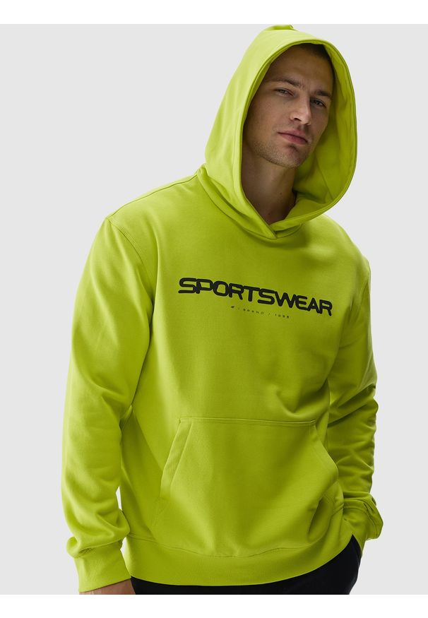 4f - 4F Bluza dresowa nierozpinana z kapturem męska - zielona XL. Okazja: na co dzień. Typ kołnierza: kaptur. Kolor: zielony. Materiał: dresówka. Wzór: napisy, gładki, ze splotem. Styl: sportowy, casual