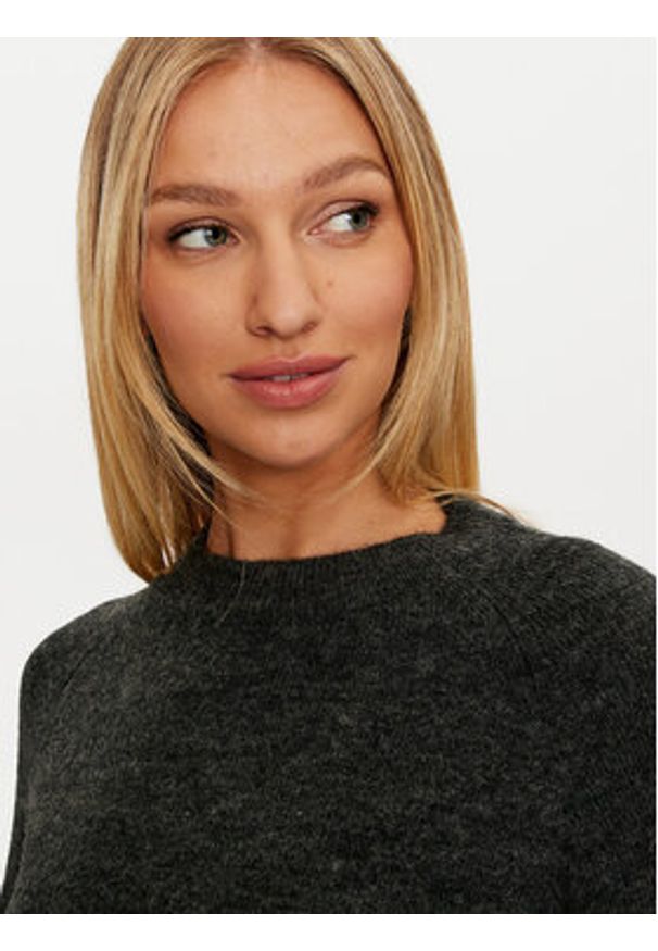Vero Moda Sweter Filuca 10298674 Szary Regular Fit. Kolor: szary. Materiał: syntetyk