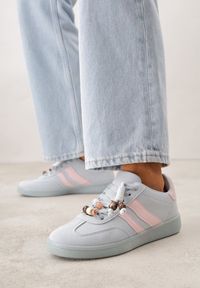 Born2be - Niebieskie Sneakersy w Stylu Tenisówek z Koralikami Charnara. Okazja: na co dzień. Kolor: niebieski. Materiał: dresówka. Wzór: aplikacja #1