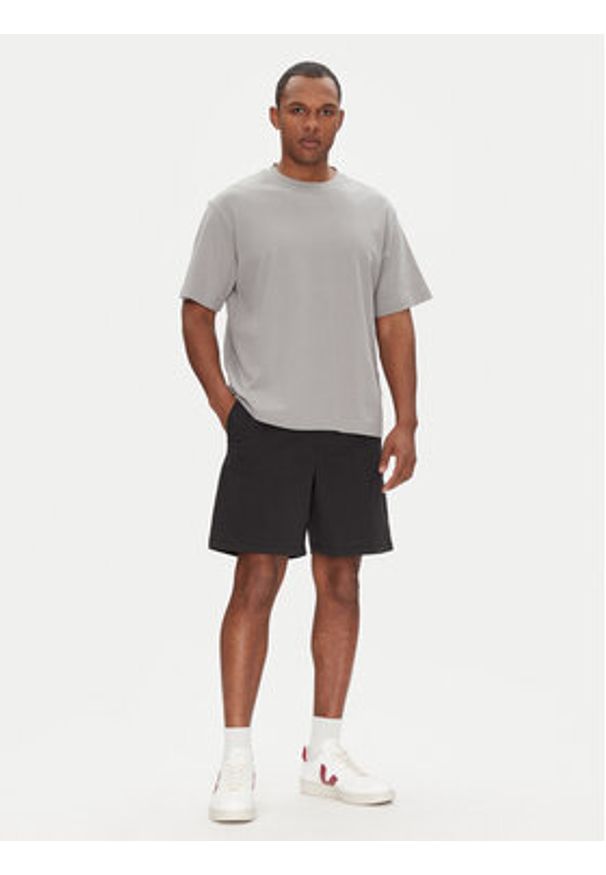 GAP - Gap Szorty materiałowe 723683-02 Czarny Regular Fit. Kolor: czarny. Materiał: bawełna