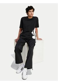 Adidas - adidas T-Shirt Supply Street IZ2579 Czarny Regular Fit. Kolor: czarny. Materiał: bawełna. Styl: street #4