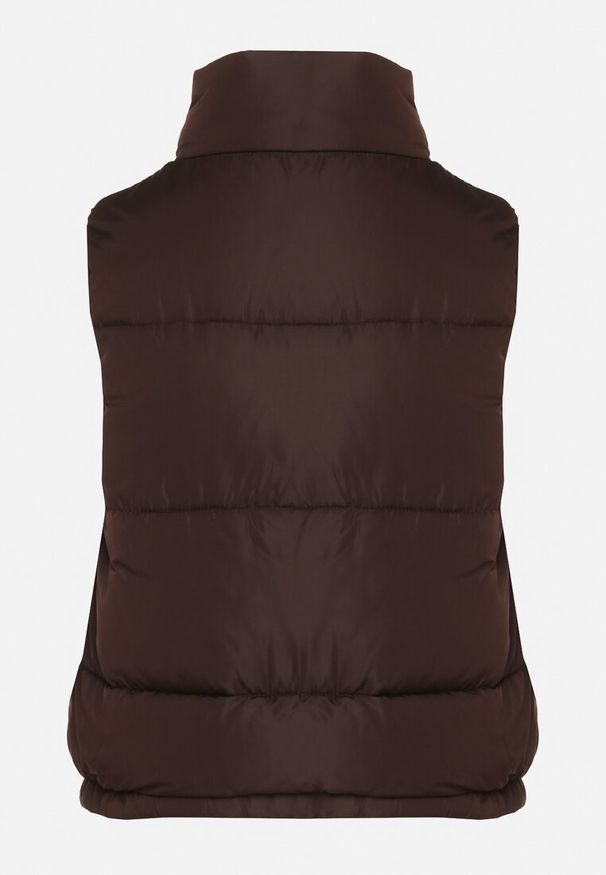 Born2be - Brązowa Pikowana Kamizelka z Ozdobną Podszewką Olianela. Okazja: na spacer, na co dzień. Kolor: brązowy. Materiał: jeans. Wzór: aplikacja. Styl: casual, elegancki